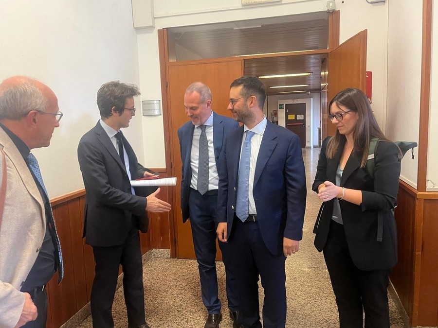 I legali dei ricorrenti e della Giunta regionale al termine dell'udienza di martedì scorso