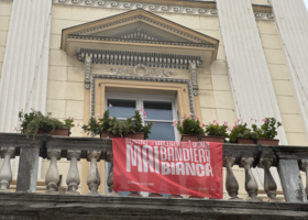 Aosta contro la violenza di genere; bandiera bianca al Municipio Aosta contro la violenza di genere; bandiera bianca al Municipio
