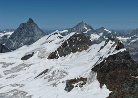 Alpinista precipita e muore sul Breithorn Alpinista precipita e muore sul Breithorn