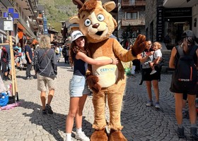 'Evviva' di Bianca Camaschella ha portato a Cervinia 55 bancarelle e 70 bambini 'Evviva' di Bianca Camaschella ha portato a Cervinia 55 bancarelle e 70 bambini