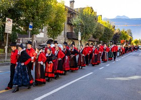 Les Badochys, Courmayeur festeggia settant’anni di danze e tradizioni