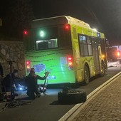 Bus perde ruota lungo la linea Aosta-Sorreley; attimi di paura ma nessun ferito
