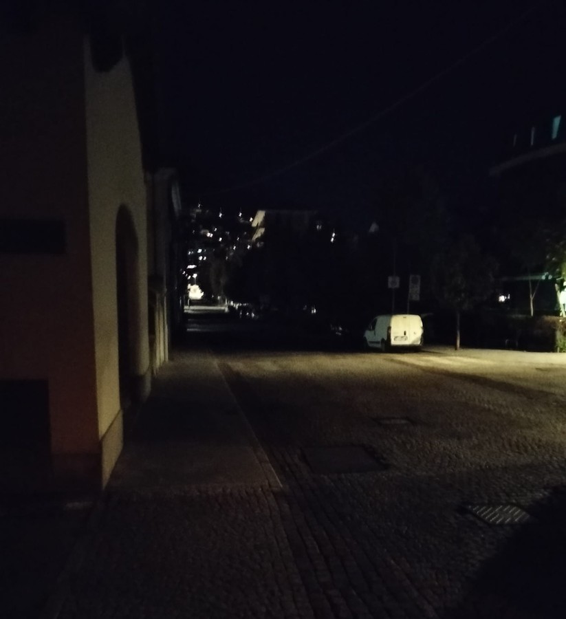 Aosta, corso Padre Lorenzo al buio; tecnici comunali al lavoro sul guasto