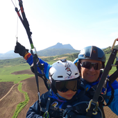 Valerio e Luigi Boggia nei cieli dell'Andalusia con i campioni del parapendio