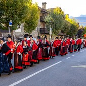 Les Badochys, Courmayeur festeggia settant’anni di danze e tradizioni Les Badochys, Courmayeur festeggia settant’anni di danze e tradizioni