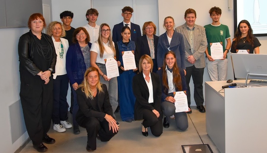 Borse di studio Brivio, premiati otto studenti valdostani per l’impegno nella comunità Borse di studio Brivio, premiati otto studenti valdostani per l’impegno nella comunità