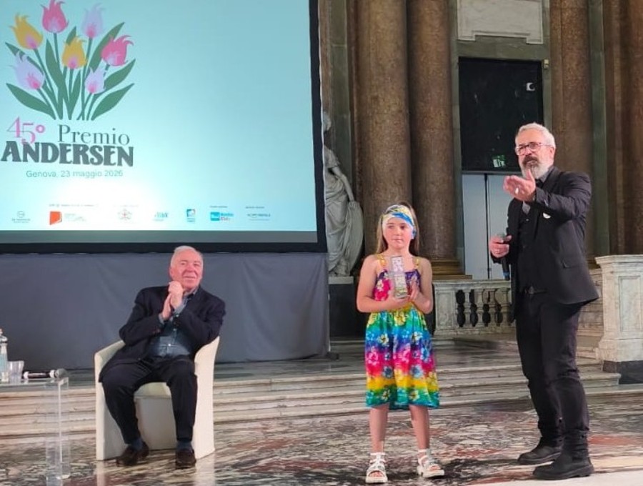 Nora Berger ha ricevuto il premio al Palazzo Ducale a Genova Nora Berger ha ricevuto il premio al Palazzo Ducale a Genova