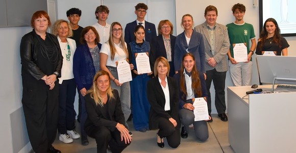 Borse di studio Brivio, premiati otto studenti valdostani per l’impegno nella comunità