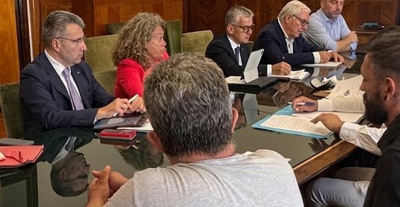 Al centro Monica Pirovano e Luigi Bertschy durante la riunione al ministero delle Imprese