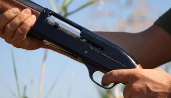 Cacciatore valdostano spara e uccide per errore compagno di battuta Cacciatore valdostano spara e uccide per errore compagno di battuta