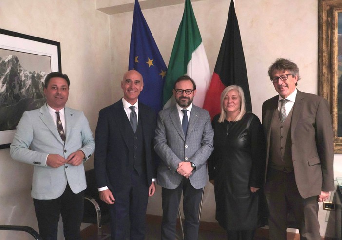 Il Consiglio di Presidenza; da sn Laurent Vierin, Massimo Lattanzi, Stefano Aggravi, Loredana Petey e Corrado Bellora
