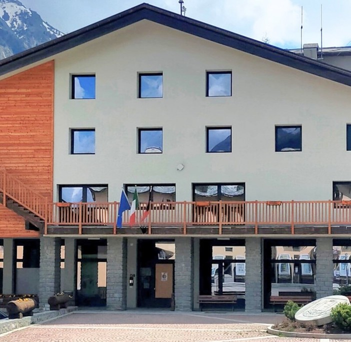 Elezioni comunali, a Cogne Allera passa il testimone a Desaymonet