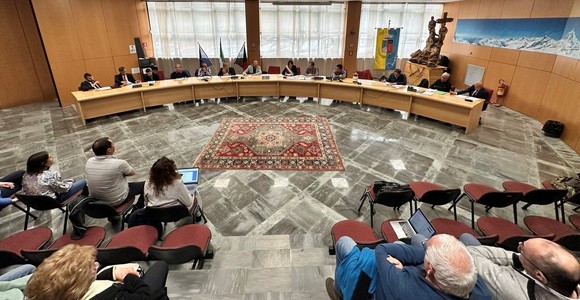 Una seduta del Consiglio comunale di Valtournenche