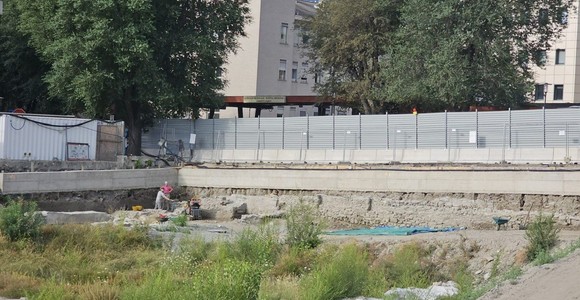 Ampliamento ospedale Parini, scontro in Consiglio Valle su aggiudicazione lavori e ribassi dell’appalto