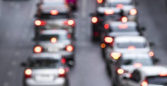 Traffico in tilt in bassa Valle, domenica 5 luglio test per alleggerire le code Traffico in tilt in bassa Valle, domenica 5 luglio test per alleggerire le code