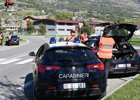 Controlli dei carabinieri nella movida di Aosta; 107 persone identificate e sanzioni per 3000 euro Controlli dei carabinieri nella movida di Aosta; 107 persone identificate e sanzioni per 3000 euro