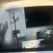 Nelle immagini video delle Fiamme Gialle, nell'ufficio del Casino Antonuo Fiocca e Pietro Circosta (che non compare nella ripresa) estraggono le banconote dagli involucri sottovuoto