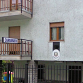 Morgex, noto dirigente sportivo sorpreso sul tetto di casa del fidanzato di un'atleta 20enne