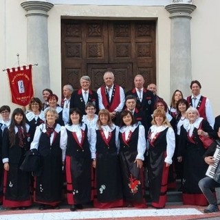 La storica Chorale Châtel Argent festeggia 55 anni di musica