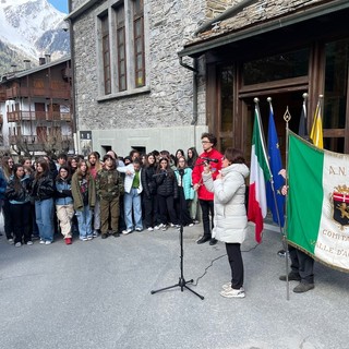 Courmayeur, celebrato con un giorno d'anticipo il 25 Aprile