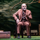 Giuseppe Cederna durante la rappresentazione al Teatro Stabile di Torino