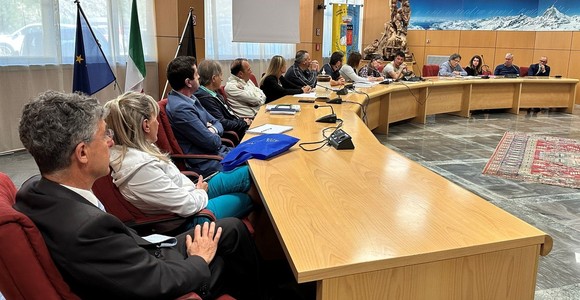 Valtournenche, via libera alla struttura polivalente di Maen