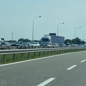Incidente sulla bretella A5 di Santhià, 10 chilometri di coda