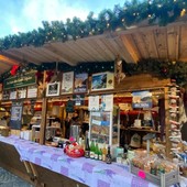 Marché Vert Noel: Tradizione e innovazione gastronomica si incontrano alla 'Cave des Gouts Alpins'