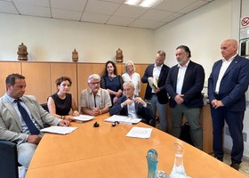 I promotori dell'iniziativa durante l'illustrazione della circolare contestata