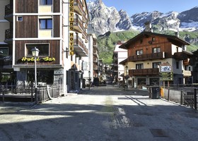 La frana di Fallinère incombe su Cervinia, la corsa ai ripari si fa veloce La frana di Fallinère incombe su Cervinia, la corsa ai ripari si fa veloce