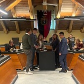 Consiglieri comunali di Aosta durante le procedure di proclamazione degli eletti