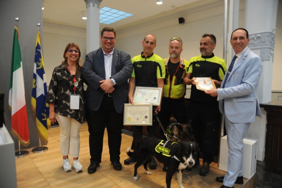 Benemerenza nazionale ai Vigili del fuoco valdostani e al cane Teo