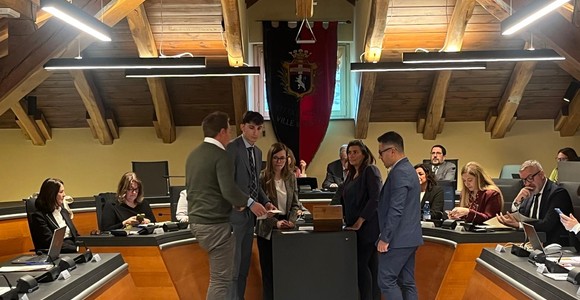Aosta, opposizioni attaccano dopo le dimissioni di Fratini da Aps, 'tempismo che parla da solo' Aosta, opposizioni attaccano dopo le dimissioni di Fratini da Aps, 'tempismo che parla da solo'