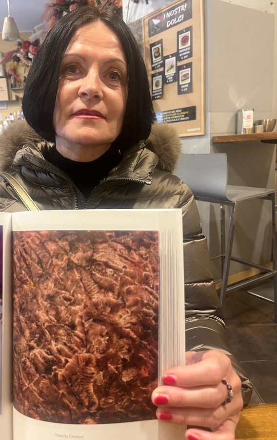 Norella Crestani mostra 'Coralli' nel catalogo di recente pubblicazione