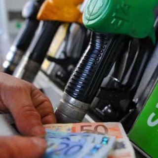 Lega VdA, 'sul caro-carburanti il Governo interviene, la Regione resta ferma'