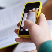 Anche in Valle telefoni cellulari banditi da tutte le aule scolastiche