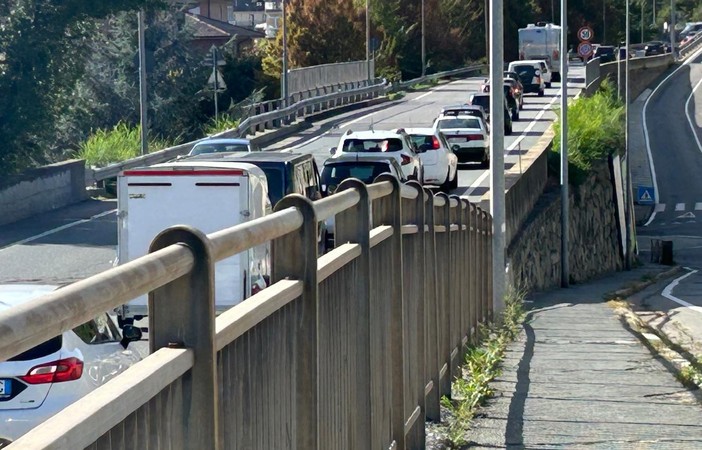 'Le code non finiscono ad Aosta; in certe ore uscire dalla città è un'odissea'