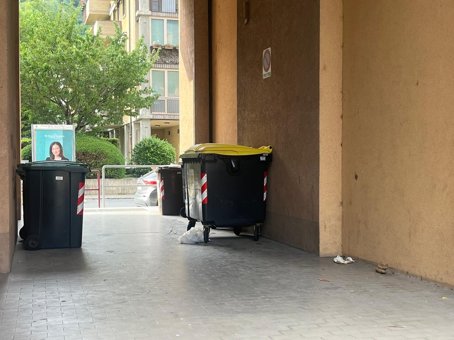 Aosta, quando lo spostamento dei cassonetti sembra uno scherzo di cattivo gusto