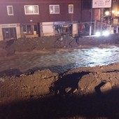 Dopo-alluvione; si lavora anche di notte senza tregua; il capo della PC Fabrizio Curcio è in Valle