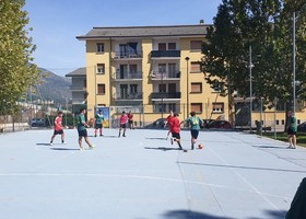 Bambini nel parco del quartiere Dora di Aosta Bambini nel parco del quartiere Dora di Aosta