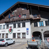 Charvensod celebra i 60 anni del Gruppo Alpini e inaugura il Memoriale dei Caduti
