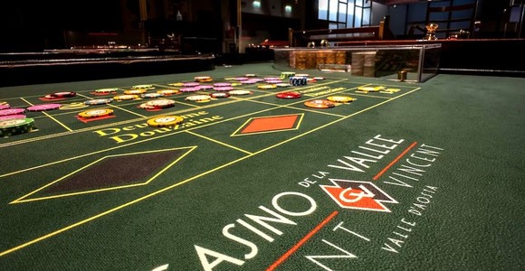 Rilancio, assunzioni e meno emissioni: ecco il Casinò de la Vallée che verrà Rilancio, assunzioni e meno emissioni: ecco il Casinò de la Vallée che verrà