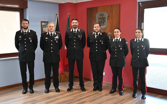 Quattro nuovi marescialli ordinari, cerimonia al Gruppo carabinieri di Aosta