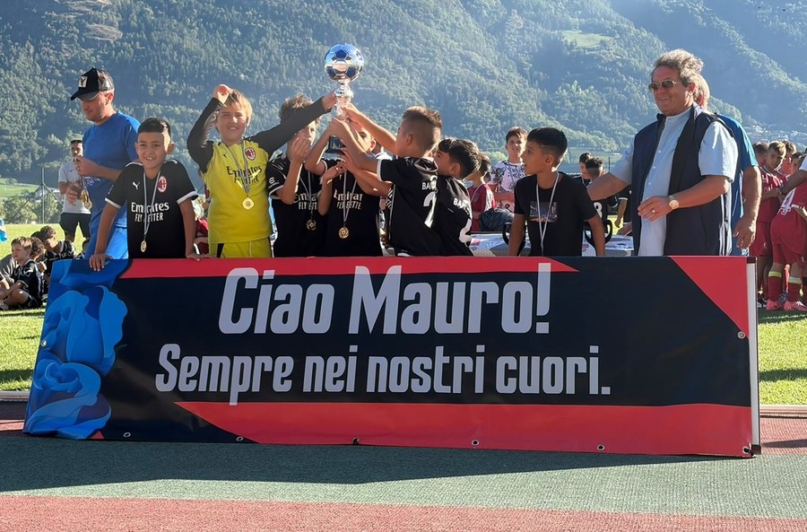 L'Aosta 511 squadra A, vincitrice del torneo L'Aosta 511 squadra A, vincitrice del torneo