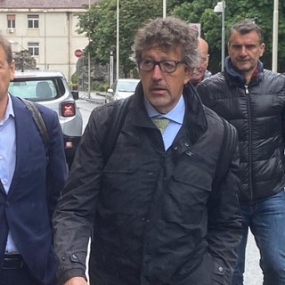 Ezio Colliard insieme all'avvocato Corrado Bellora all'ingresso del Palazzo di Giustizia di Aosta