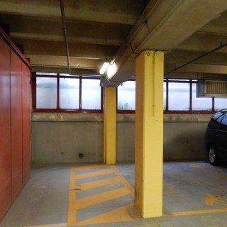 Aosta, più vigilanza e illuminazione nel parcheggio Carrel