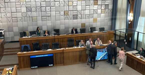Testolin decaduto, il Consiglio Valle affronta la crisi e il nodo del voto sul bilancio Testolin decaduto, il Consiglio Valle affronta la crisi e il nodo del voto sul bilancio