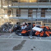 Aosta, discarica di immondizie in un cantiere del 'Bonus 110' al quartiere Cogne (copia 1)