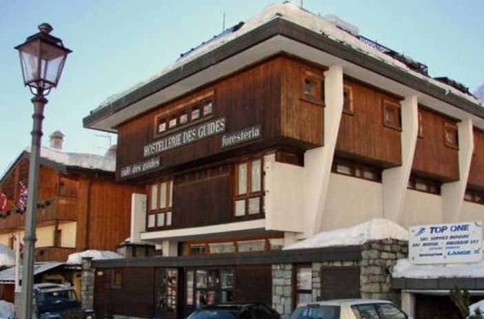 Valtournenche, dopo una curiosa controversia il Comune vende l'ex Cinema des Guides Valtournenche, dopo una curiosa controversia il Comune vende l'ex Cinema des Guides