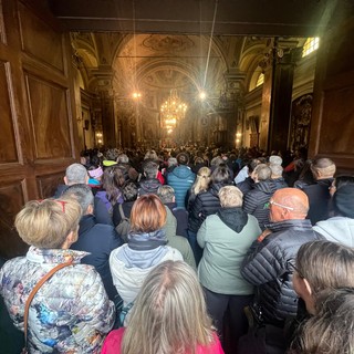 La pioggia che tanto amava ha accompagnato l'ultimo viaggio di Denis Trento